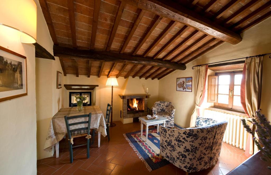 Hotel Castello Di Gargonza Monte San Savino Camera foto